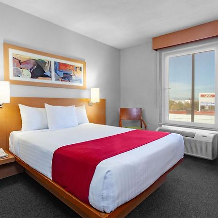 City Express By Marriott Celaya Parque Exteriör bild