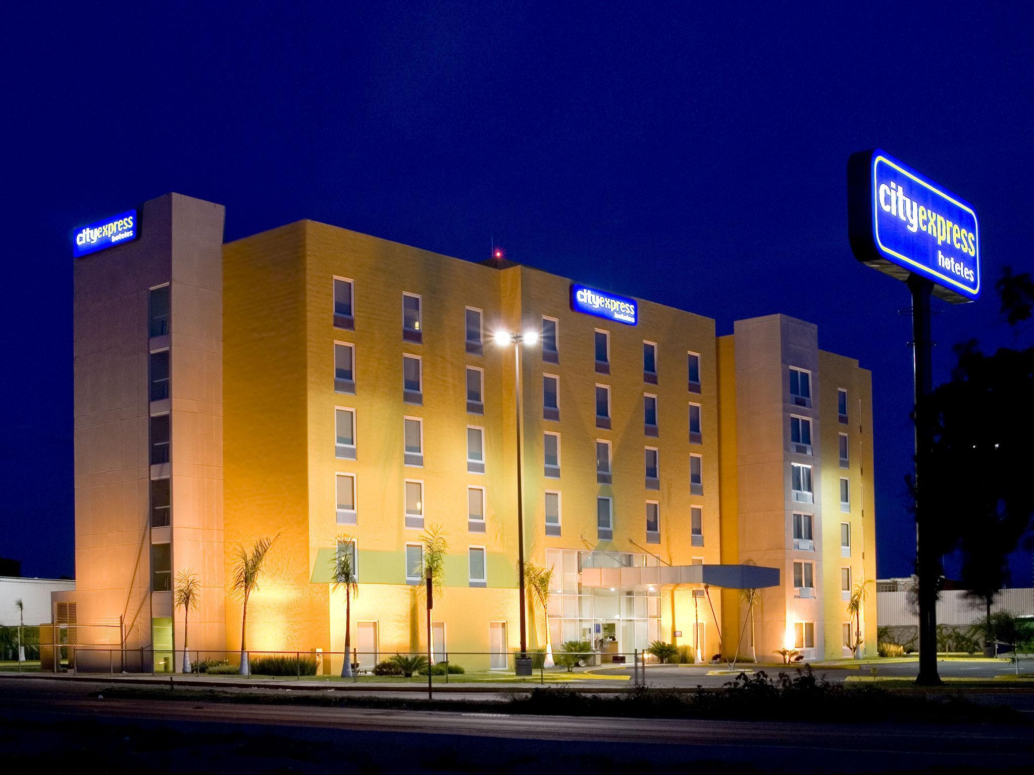 City Express By Marriott Celaya Parque Exteriör bild