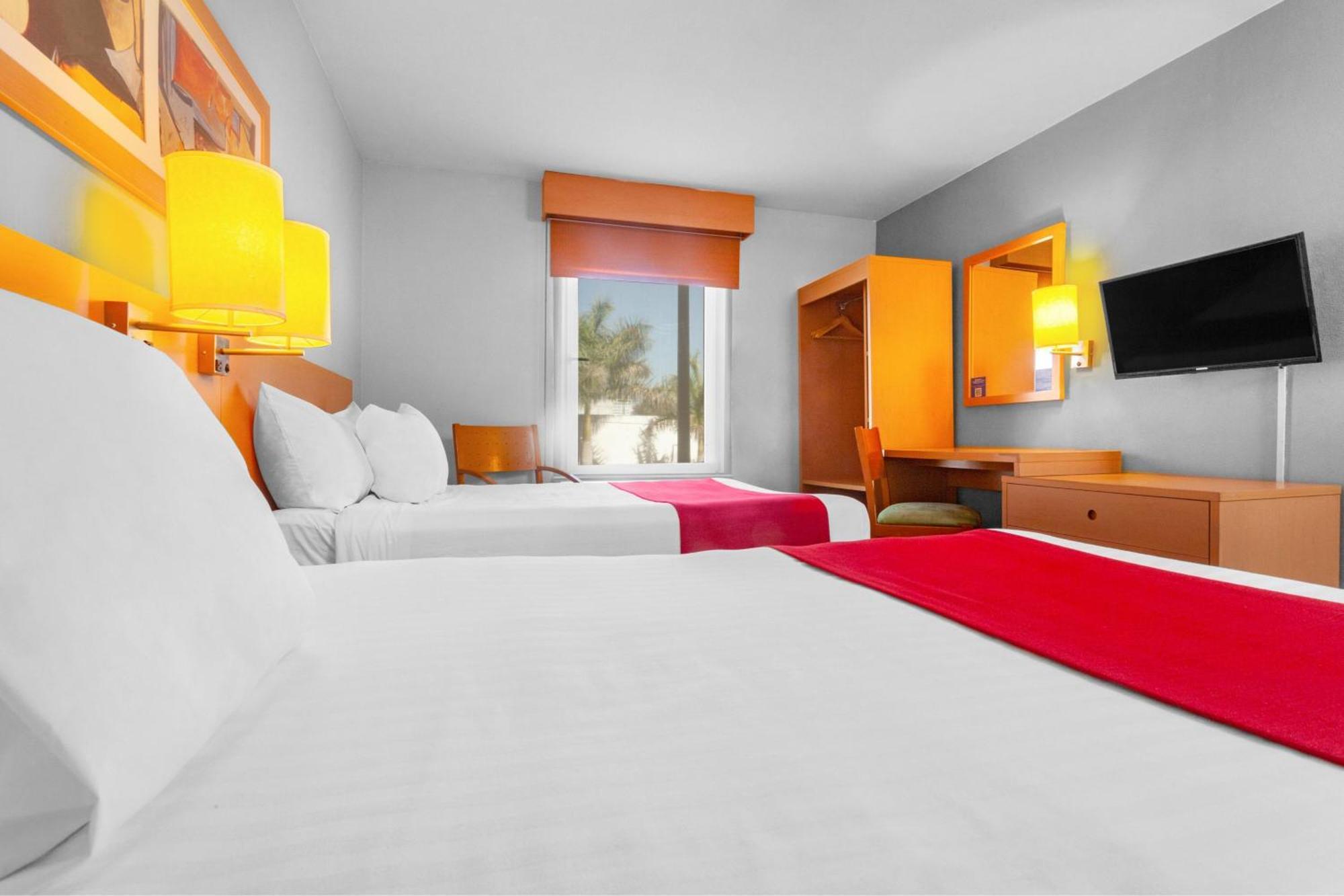 City Express By Marriott Celaya Parque Exteriör bild