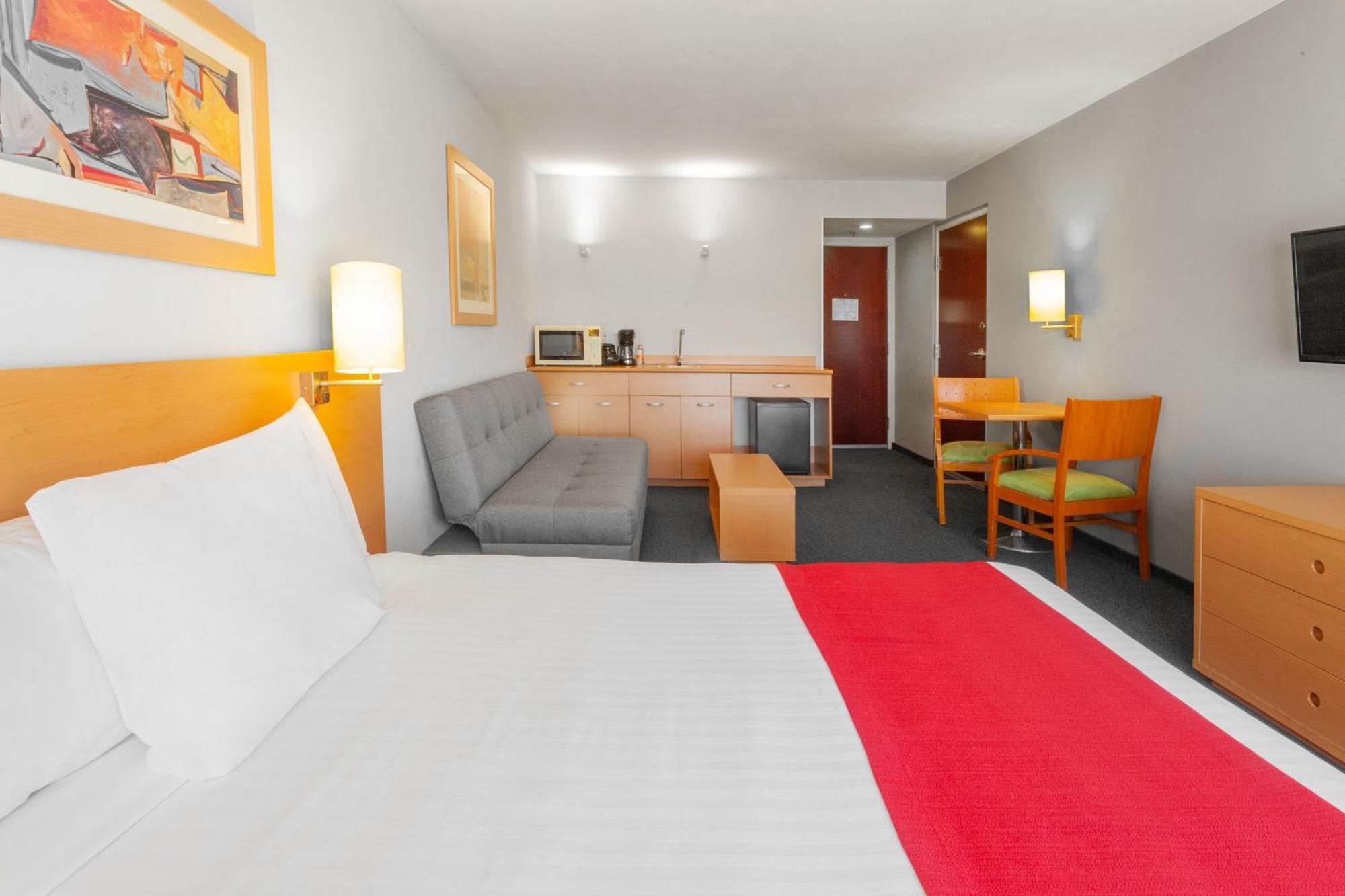 City Express By Marriott Celaya Parque Exteriör bild